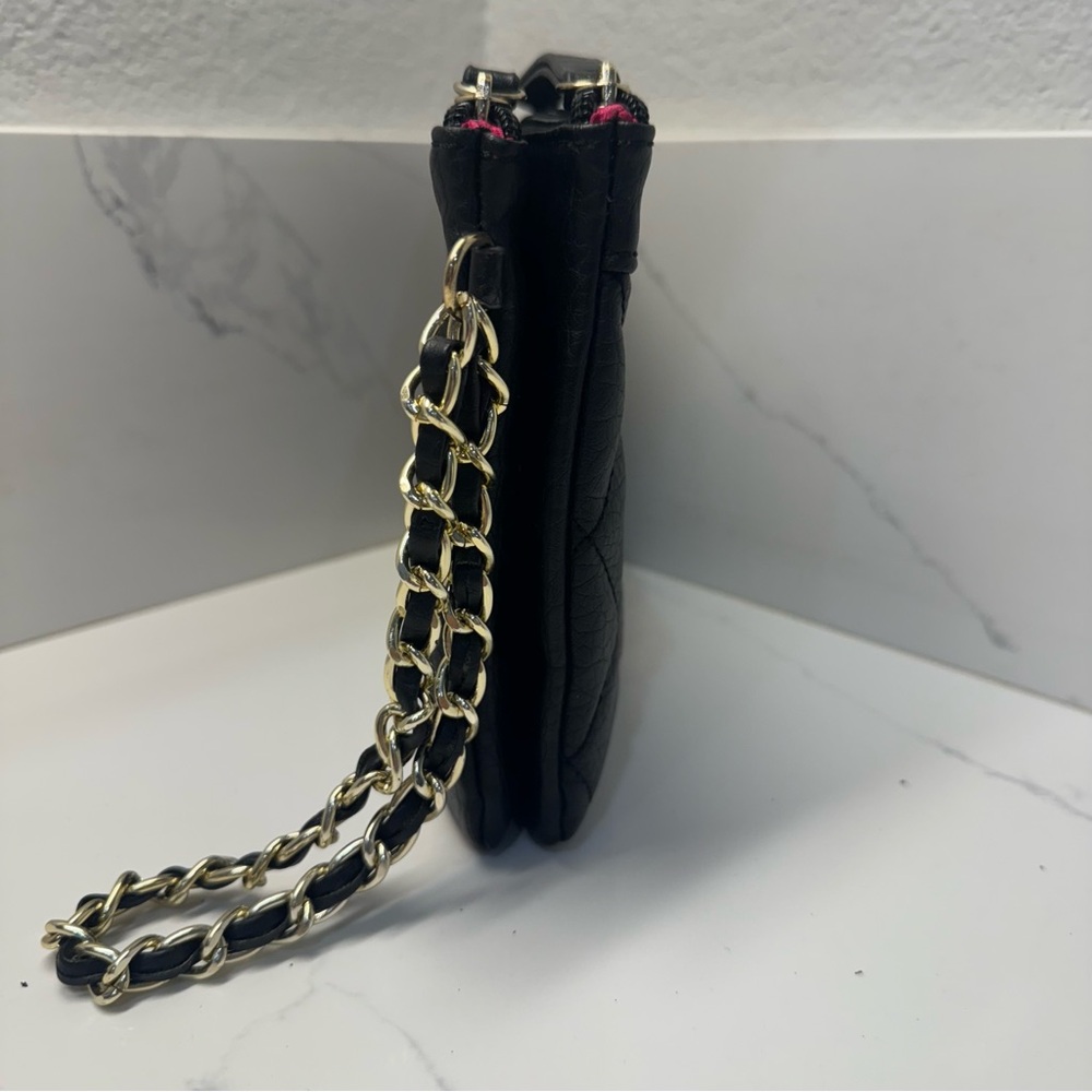Juicy Couture Black Quilted Braided Chain Accent Gold Logo Wristlet New - Picture 5 of 8